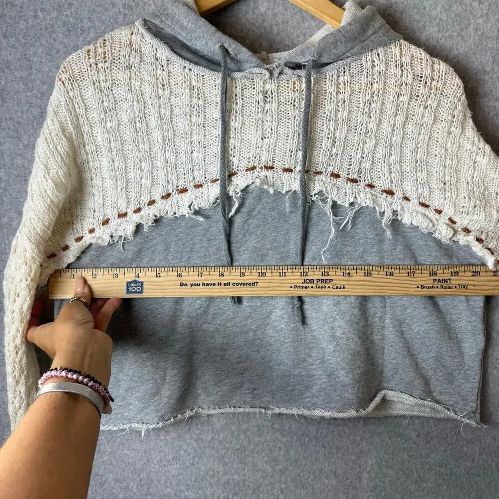BKE Gimmicks Top Women's Boho Hooded Crochet Cropped Y2K Gray Western Lagenlook